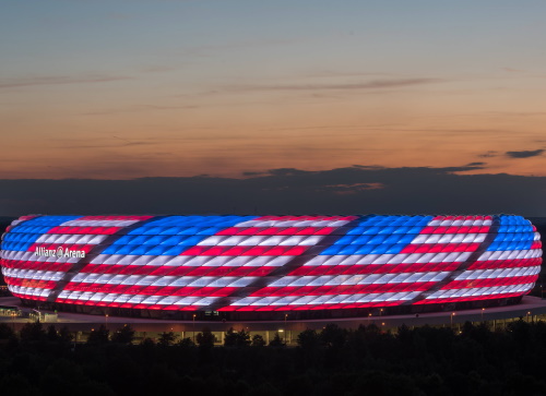 Allianz Arena in den USA Farben