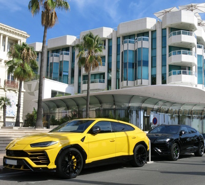 Lamborghini Urus in gelb und schwarz
