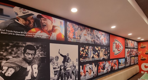 Tolle Kansas City Chiefs Wand-Deko im Burger King Home of Football in Frankfurt