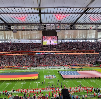Nationalhymne beim NFL Frankfurt Game Chiefs vs. Dolphins