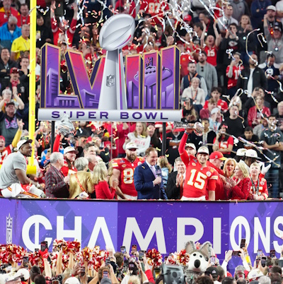 Patrick Mahomes (15) und die Kansas City Chiefs sind erneut Super Bowl Champions
