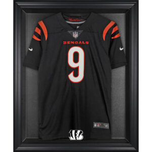 Vitrine mit schwarzem Trikotrahmen der Cincinnati Bengals