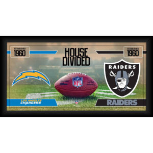 Los Angeles Chargers vs. Las Vegas Raiders Gerahmte 10″ x 20″ Haus geteilte Football-Collage