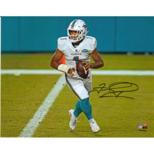 Tua Tagovailoa, Miami Dolphins, signiertes Foto, 20,3 x 25,4 cm, weißes Trikot beim Ausrollen