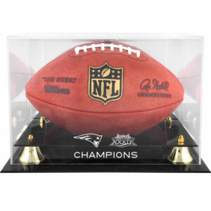 Goldene Vitrine mit dem Logo der New England Patriots im Super Bowl XXXIX