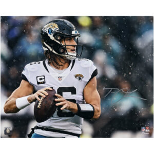 Von Trevor Lawrence signiertes Foto „In the Rain“ der Jacksonville Jaguars, 16 x 20 Zoll