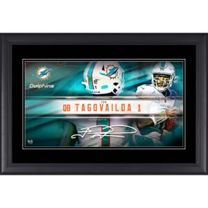 Tua Tagovailoa Miami Dolphins Faksimile-Signatur, gerahmt, 10 x 18 Zoll, Spieler-Namensschild-Collage