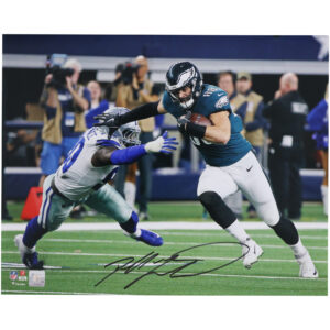 Autogrammfoto von Dallas Goedert, Philadelphia Eagles, 16 x 20 Zoll, Escaping Tackle vs. Dallas