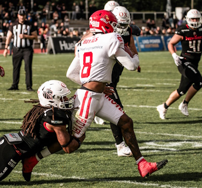 LB #3 Gee Stanley und die Defense der Lions setzte Potsdam stark unter Druck